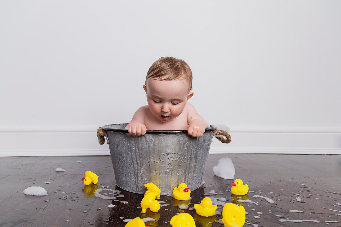 newborn photos London, cake smash session Hampstead, baby photographer, NW11, NW6, NW3 North West London photographer 